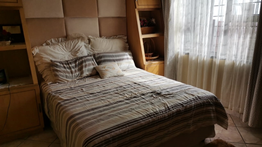 4 Bedroom Property for Sale in Oos Einde North West